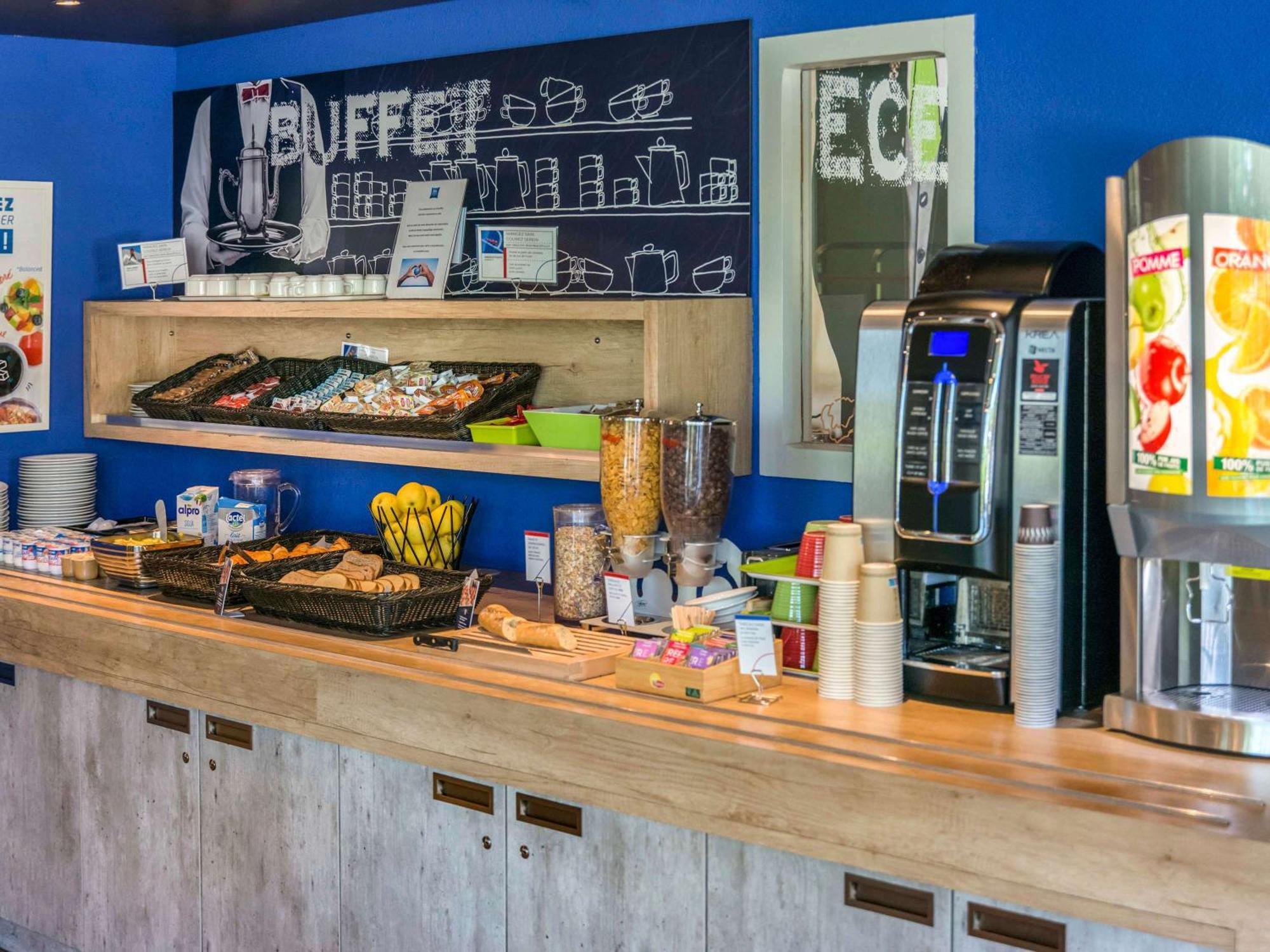 Ibis Budget Archamps Porte De Geneve Eksteriør billede