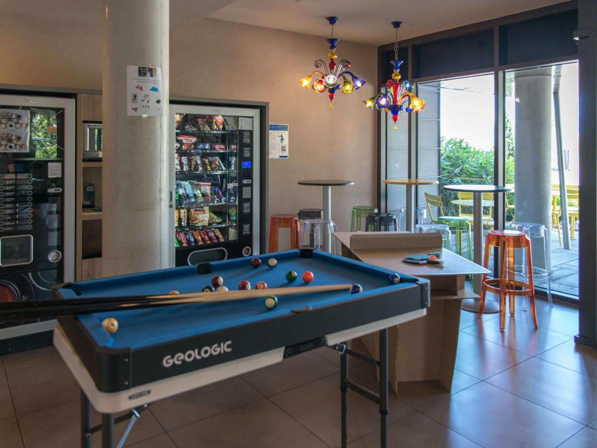 Ibis Budget Archamps Porte De Geneve Eksteriør billede
