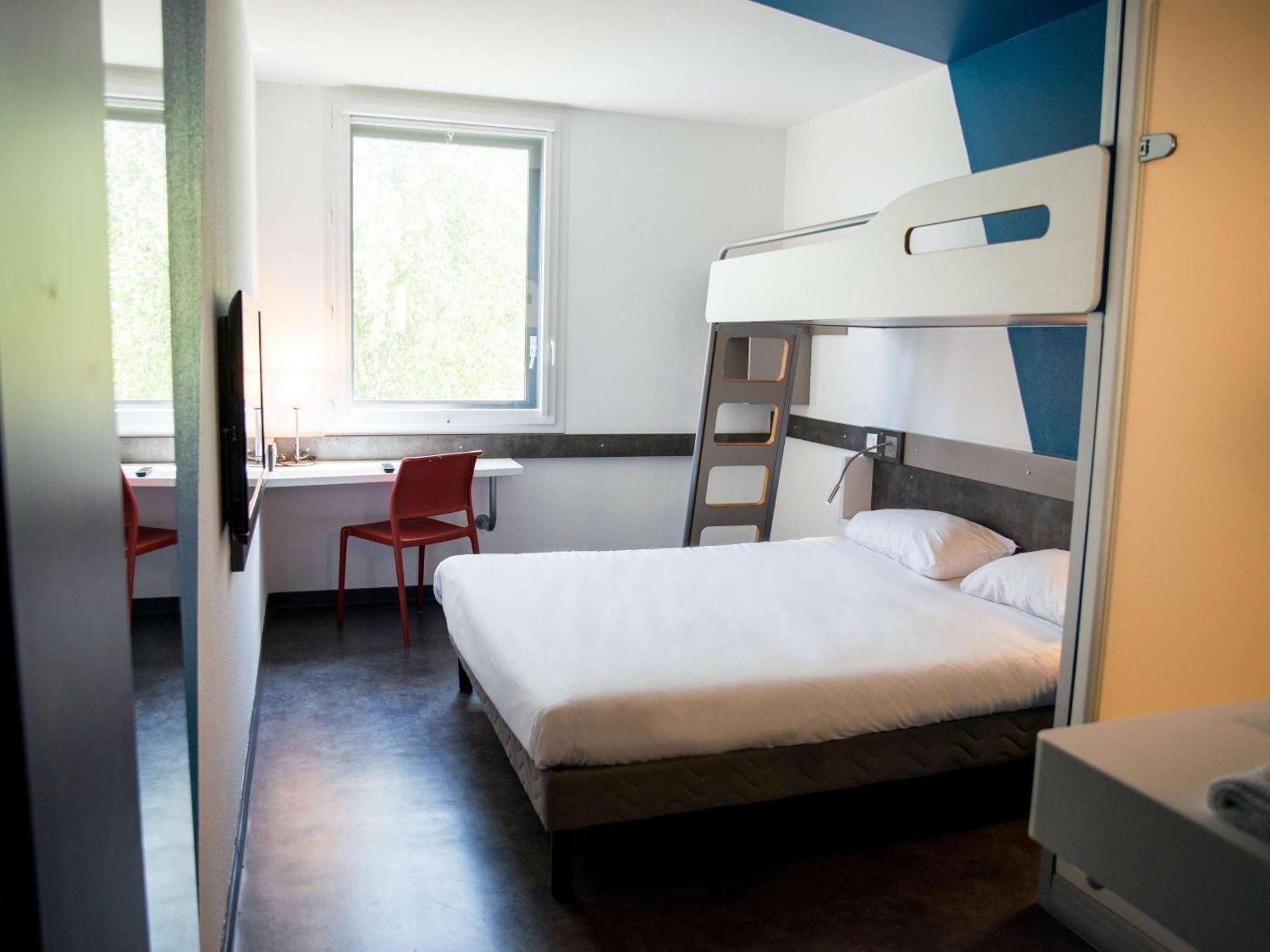 Ibis Budget Archamps Porte De Geneve Eksteriør billede