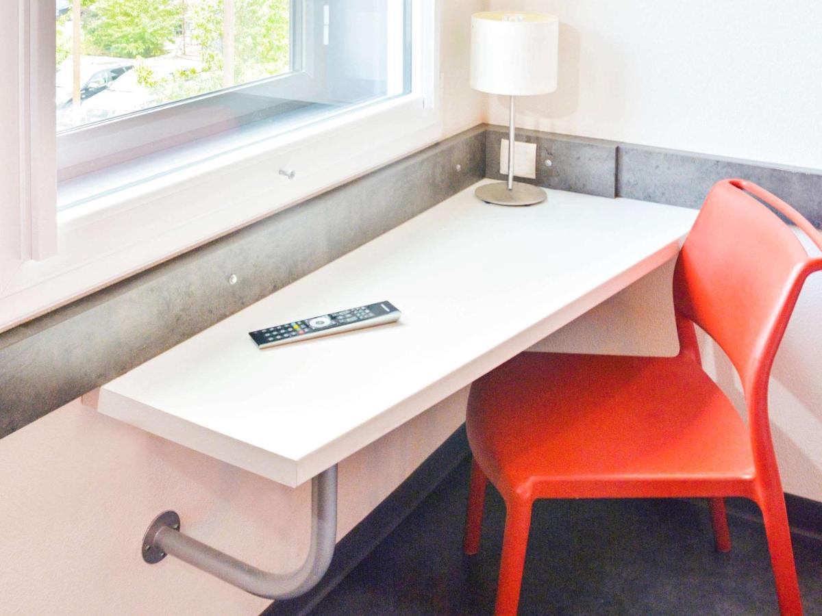 Ibis Budget Archamps Porte De Geneve Eksteriør billede